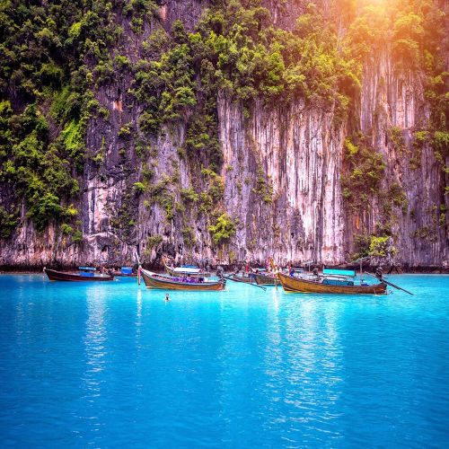 long-boat-blue-water..._imresizer